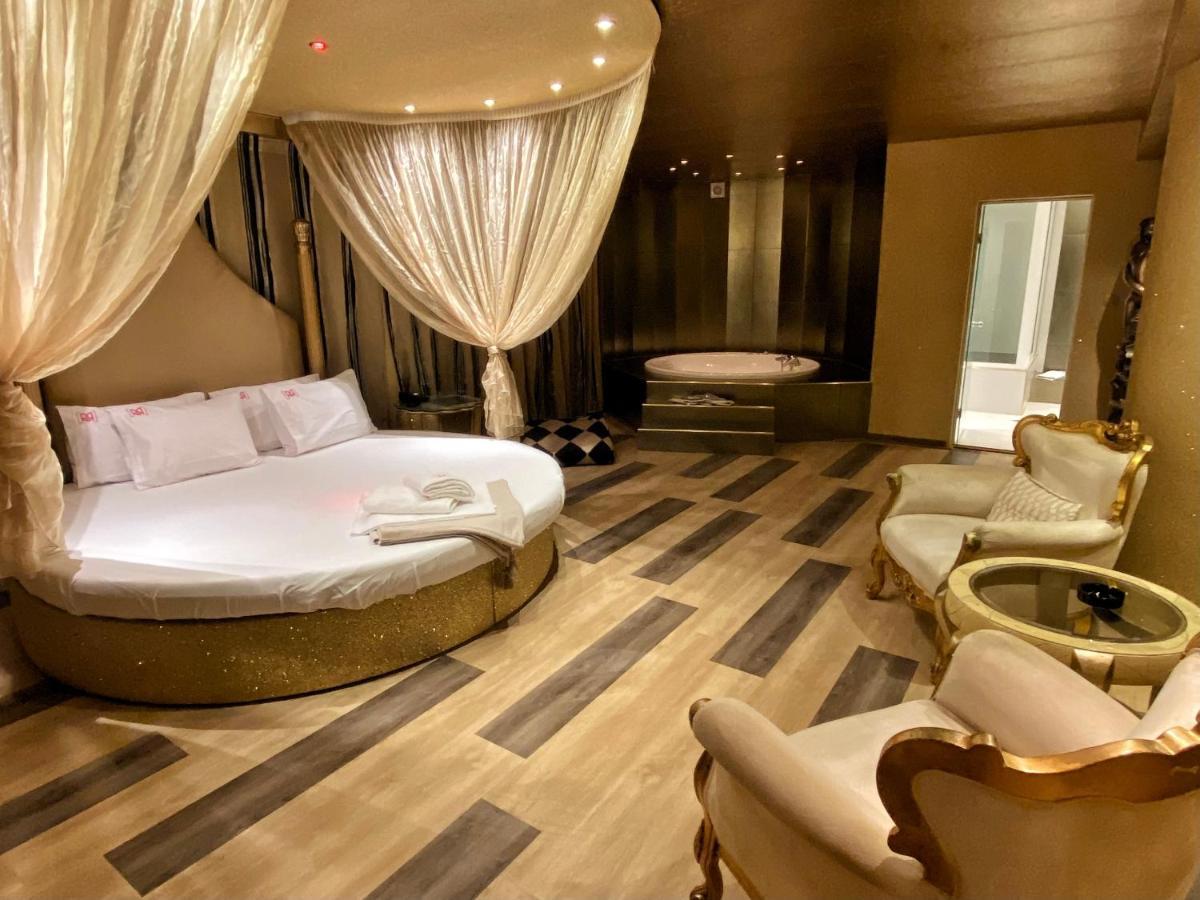 Ruby Rooms Kifisia - Adults Only Atene Esterno foto
